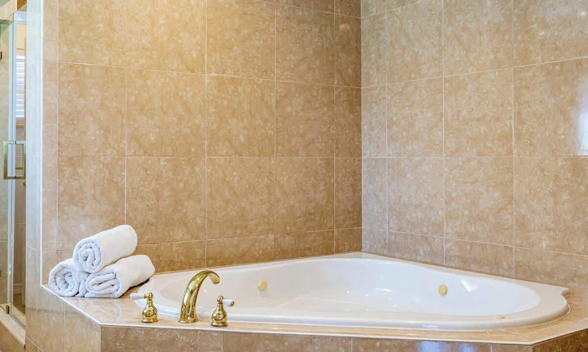 Photo of Bathroom in Plantation