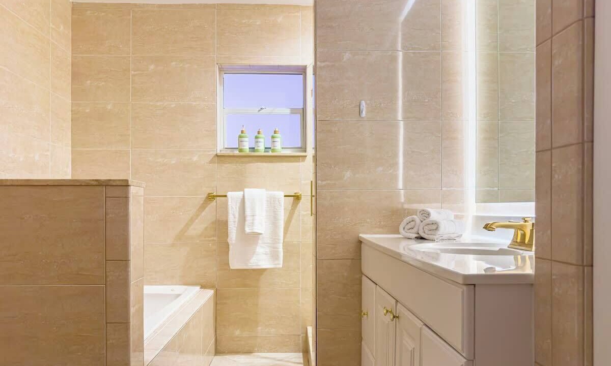 Photo of Bathroom in Plantation