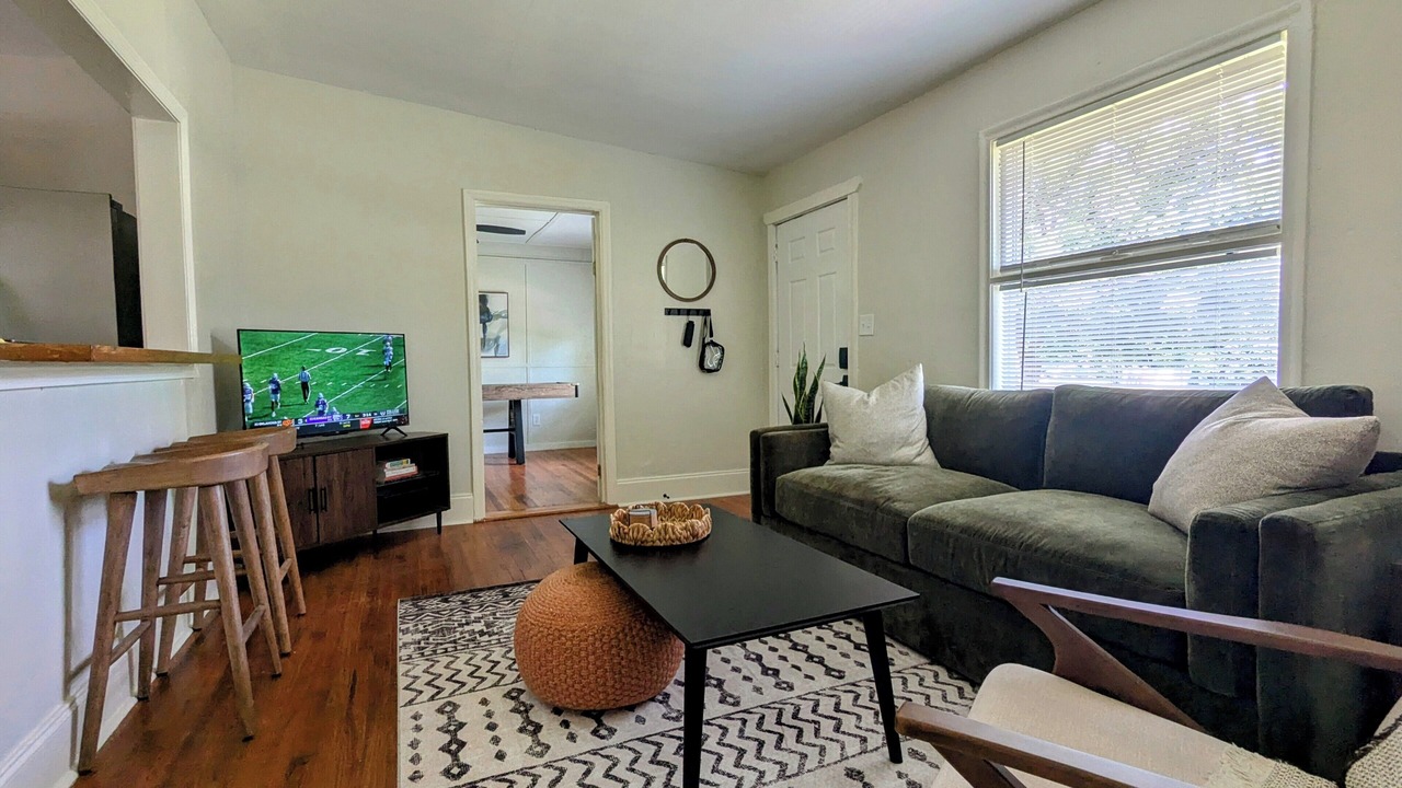 Photo of Livingroom in College Town