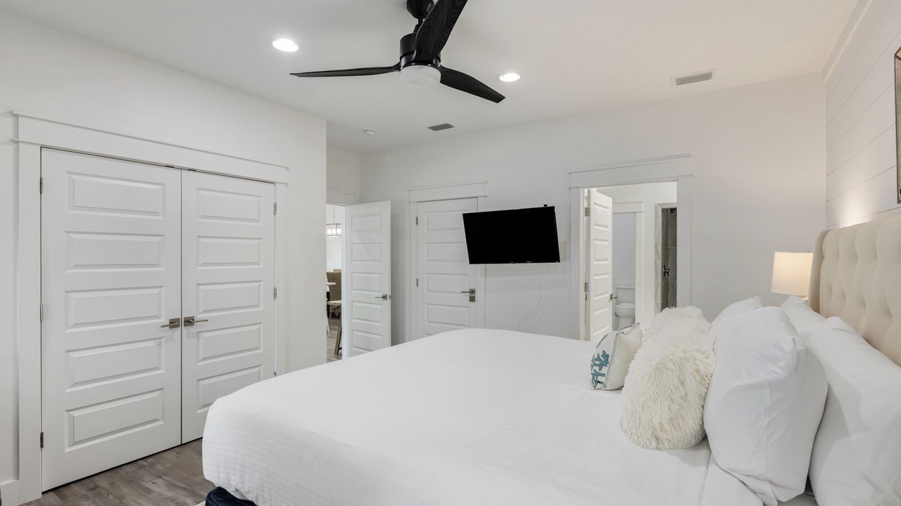 Photo of Bedroom in Seacrest