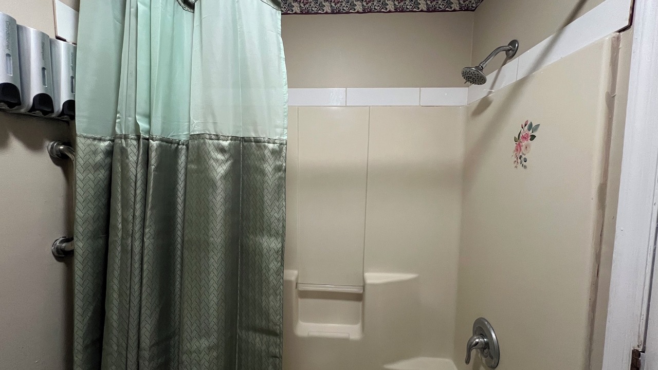 Photo of Bathroom in Kingsland