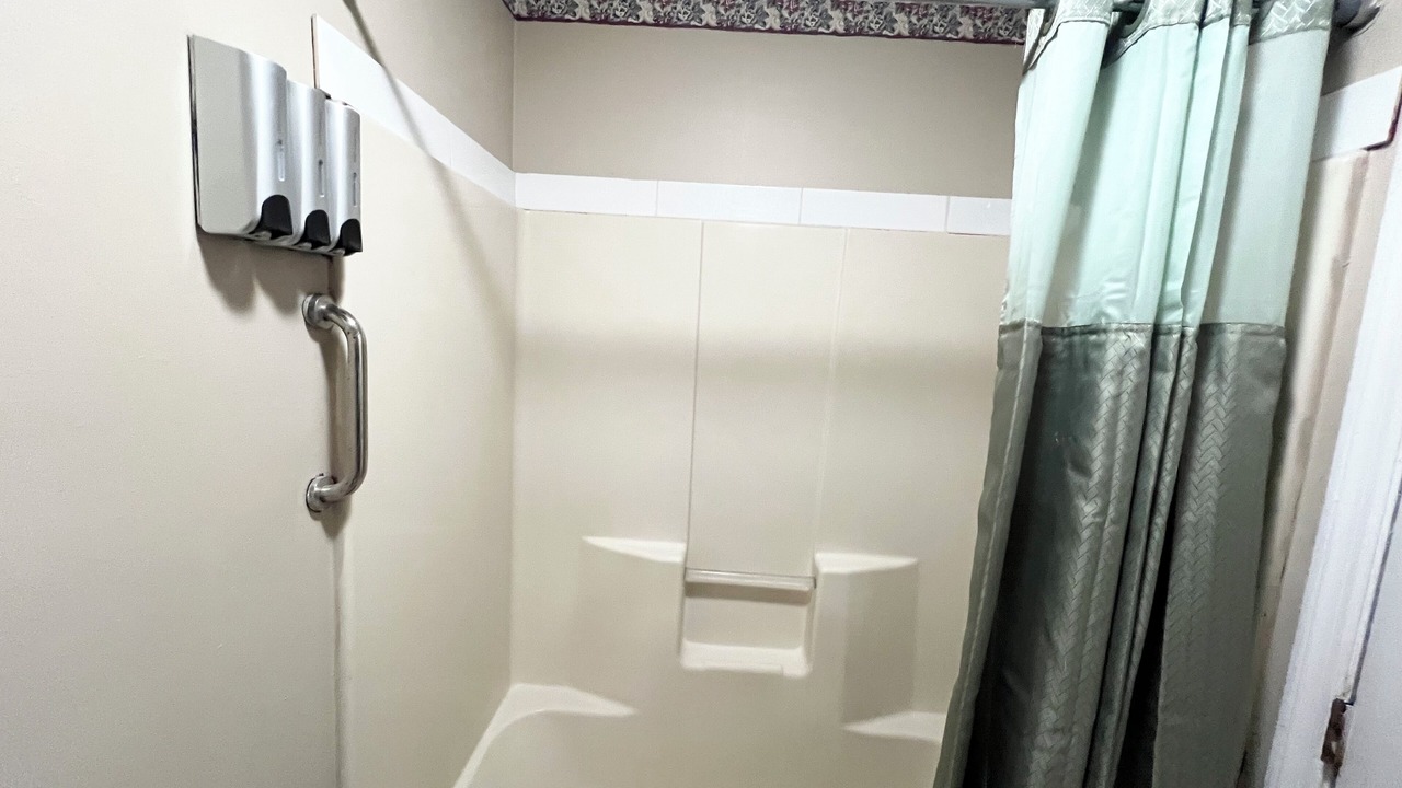 Photo of Bathroom in Kingsland