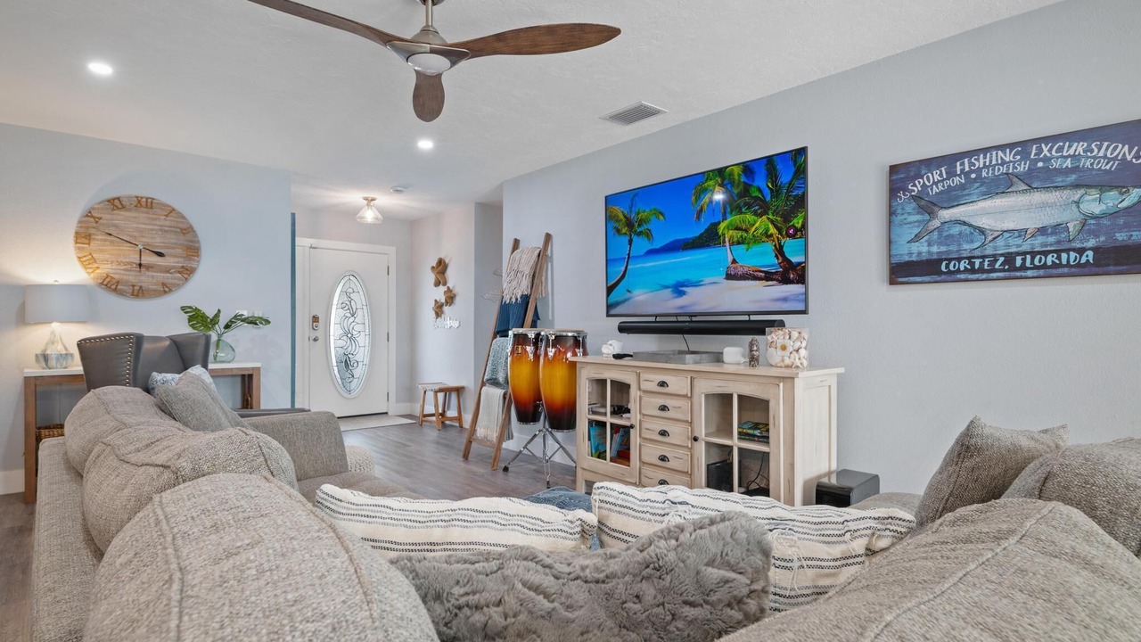 Photo of Livingroom in Whitney Beach