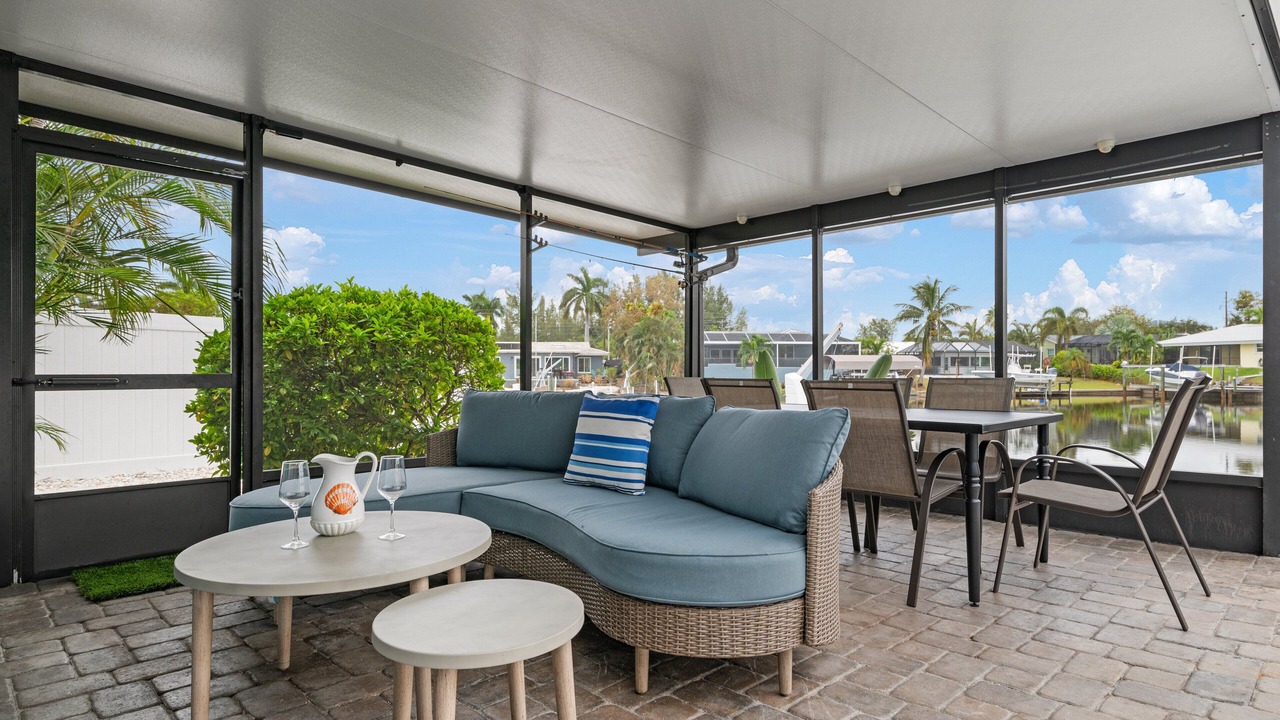 Photo of Livingroom in Coral Shores