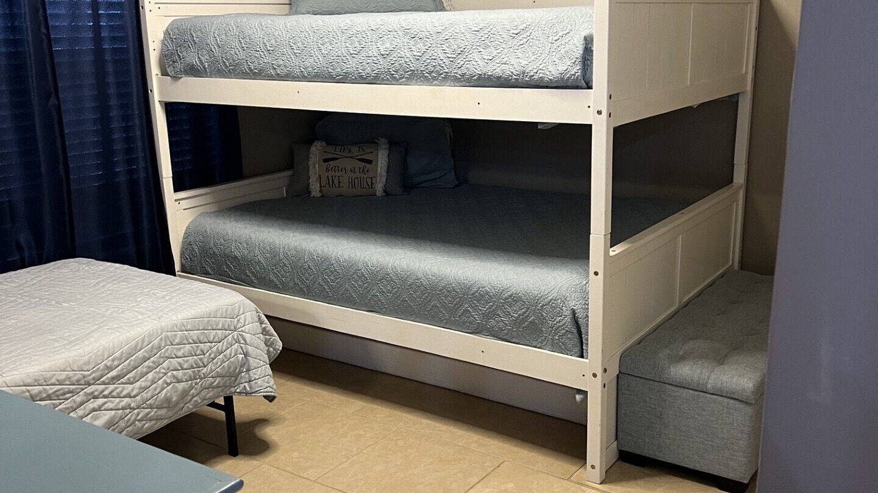 Photo of Bedroom in Lake Park