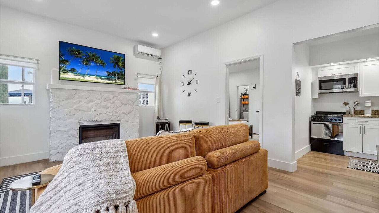 Photo of Livingroom in Hollywood South Central Beach