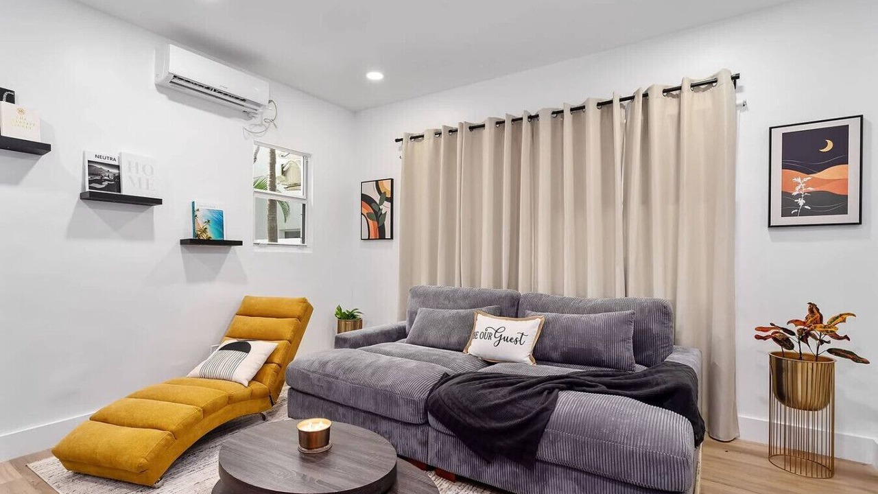 Photo of Livingroom in Hollywood South Central Beach
