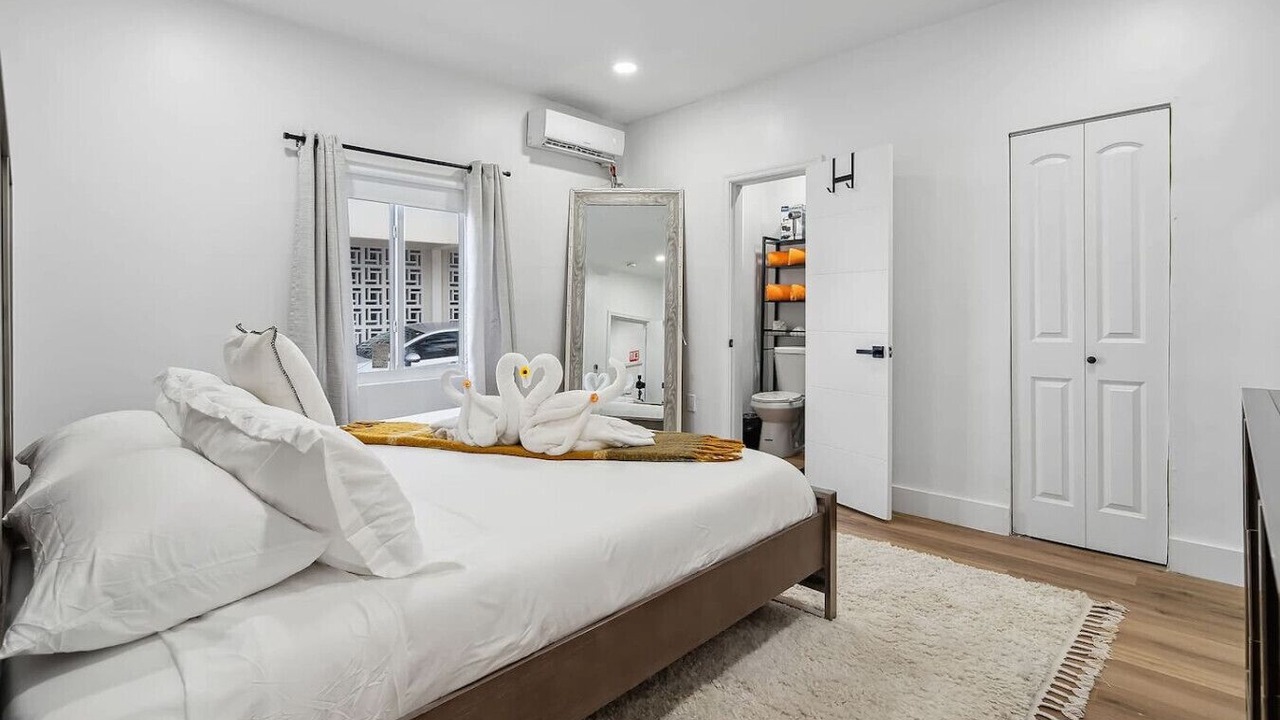 Photo of Bedroom in Hollywood South Central Beach