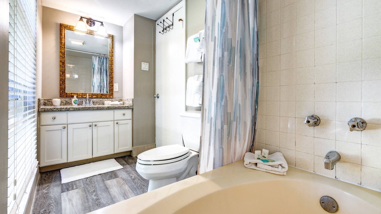 Photo of Bathroom in Marathon