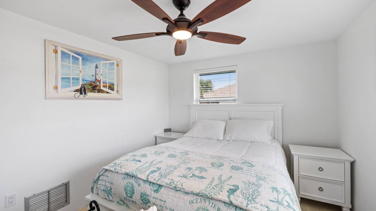 Photo of Bedroom in Englewood South