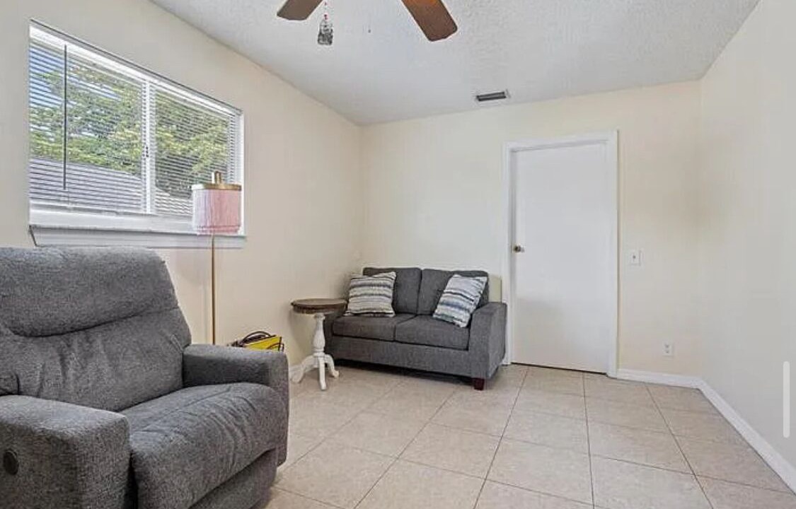 Photo of Livingroom in Royal Palm Beach