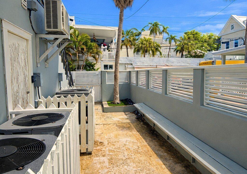 Photo of Patio Balcony in Uptown - Upper Duval