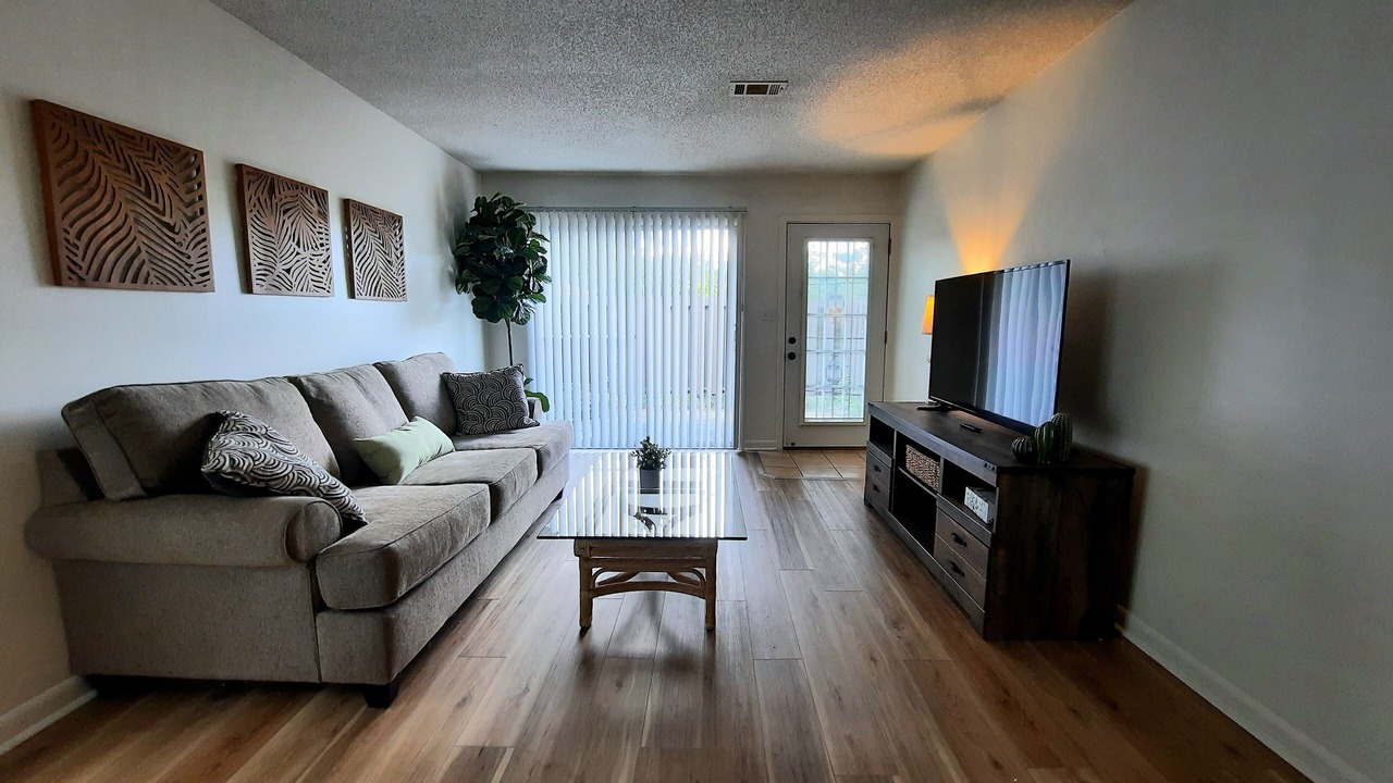 Photo of Livingroom in Northeast Pensacola