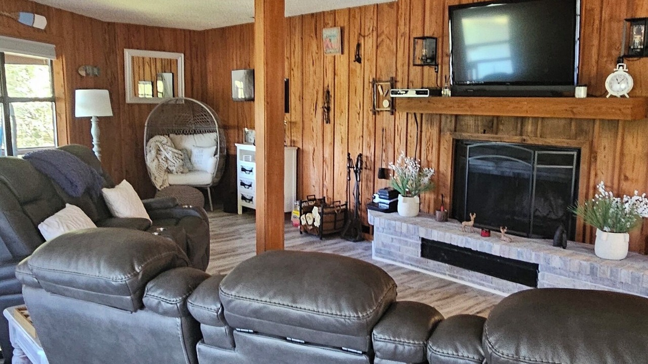 Photo of Livingroom in Bell