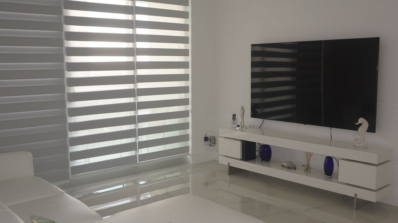 Photo of Livingroom in Hollywood South Central Beach