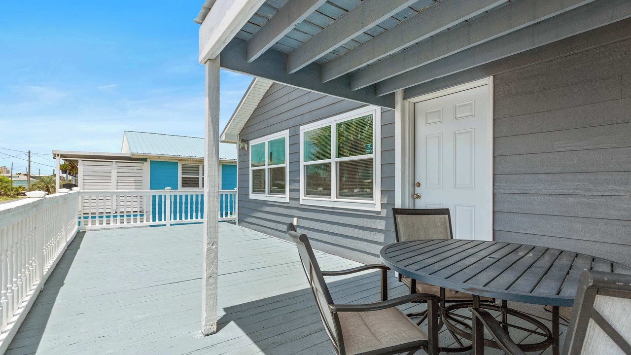 Photo of Patio Balcony in Crescent Beach
