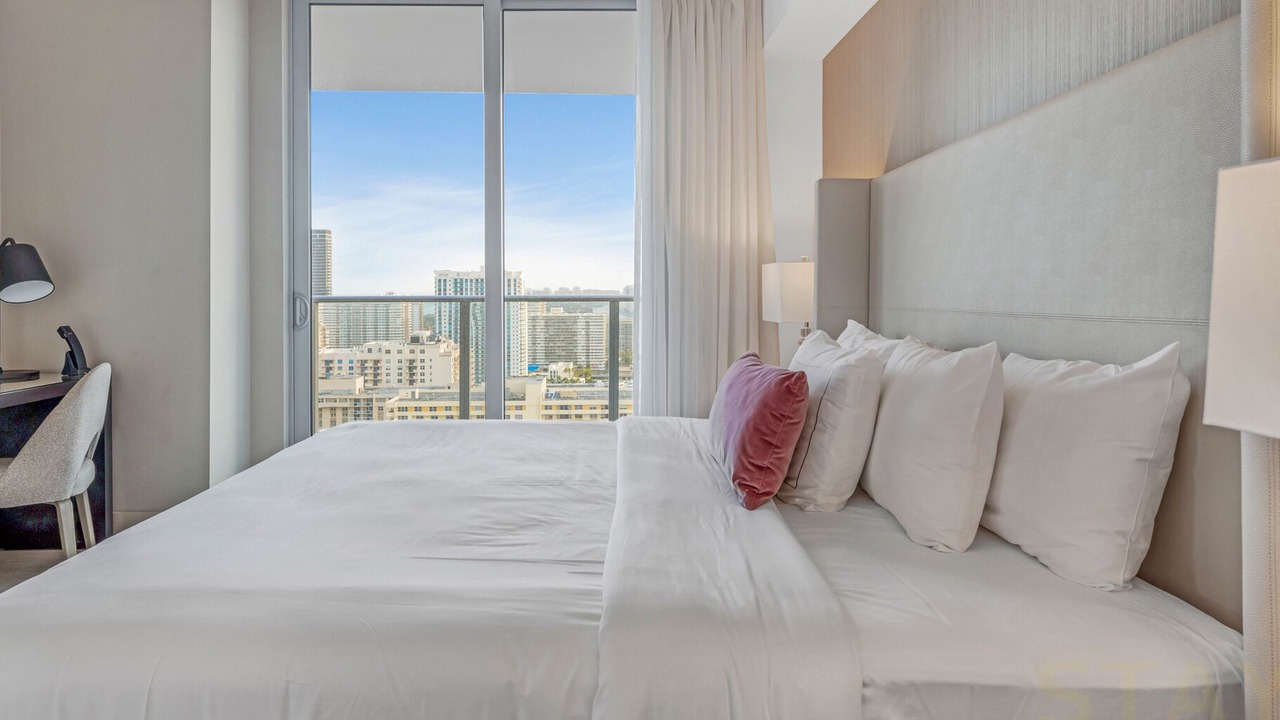 Photo of Bedroom in Hollywood South Central Beach