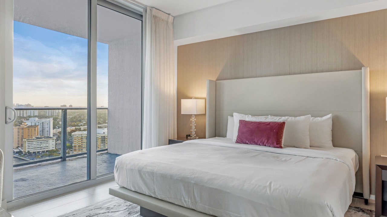 Photo of Bedroom in Hollywood South Central Beach