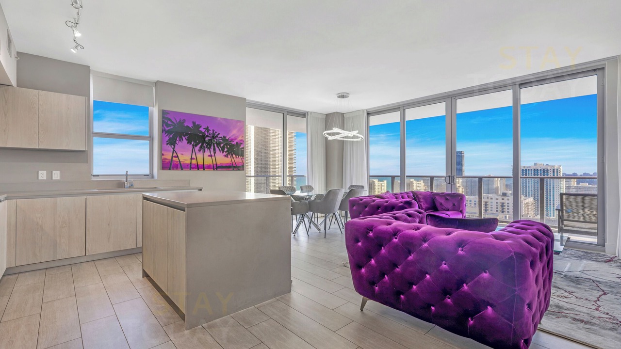 Photo of Livingroom in Hollywood South Central Beach