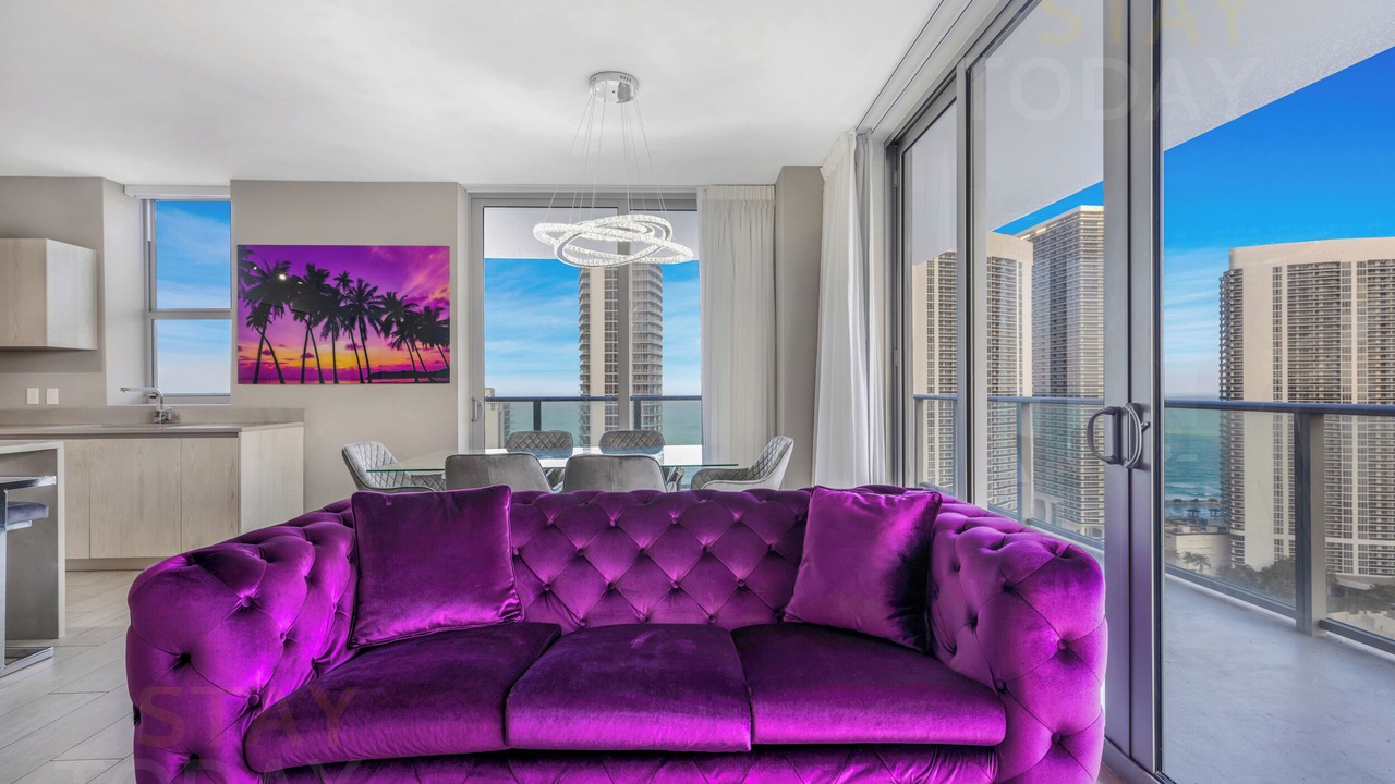 Photo of Livingroom in Hollywood South Central Beach