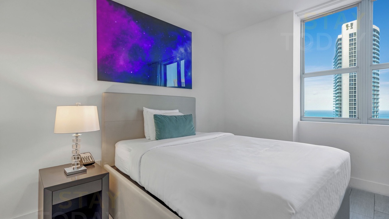 Photo of Bedroom in Hollywood South Central Beach