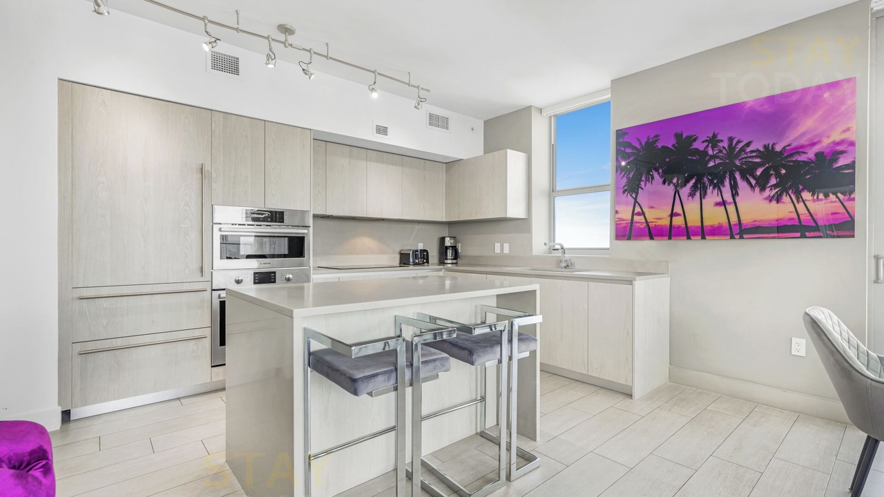 Photo of Kitchen in Hollywood South Central Beach
