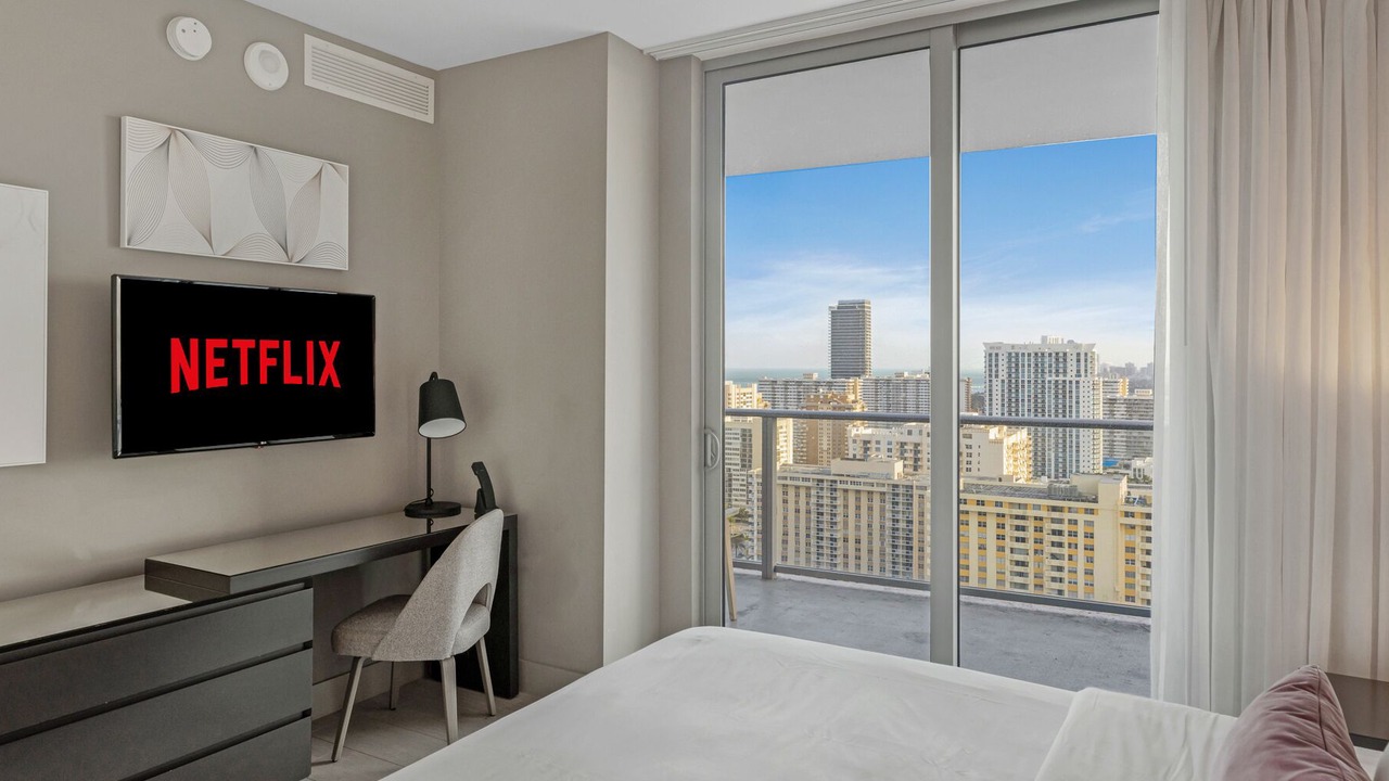 Photo of Bedroom in Hollywood South Central Beach