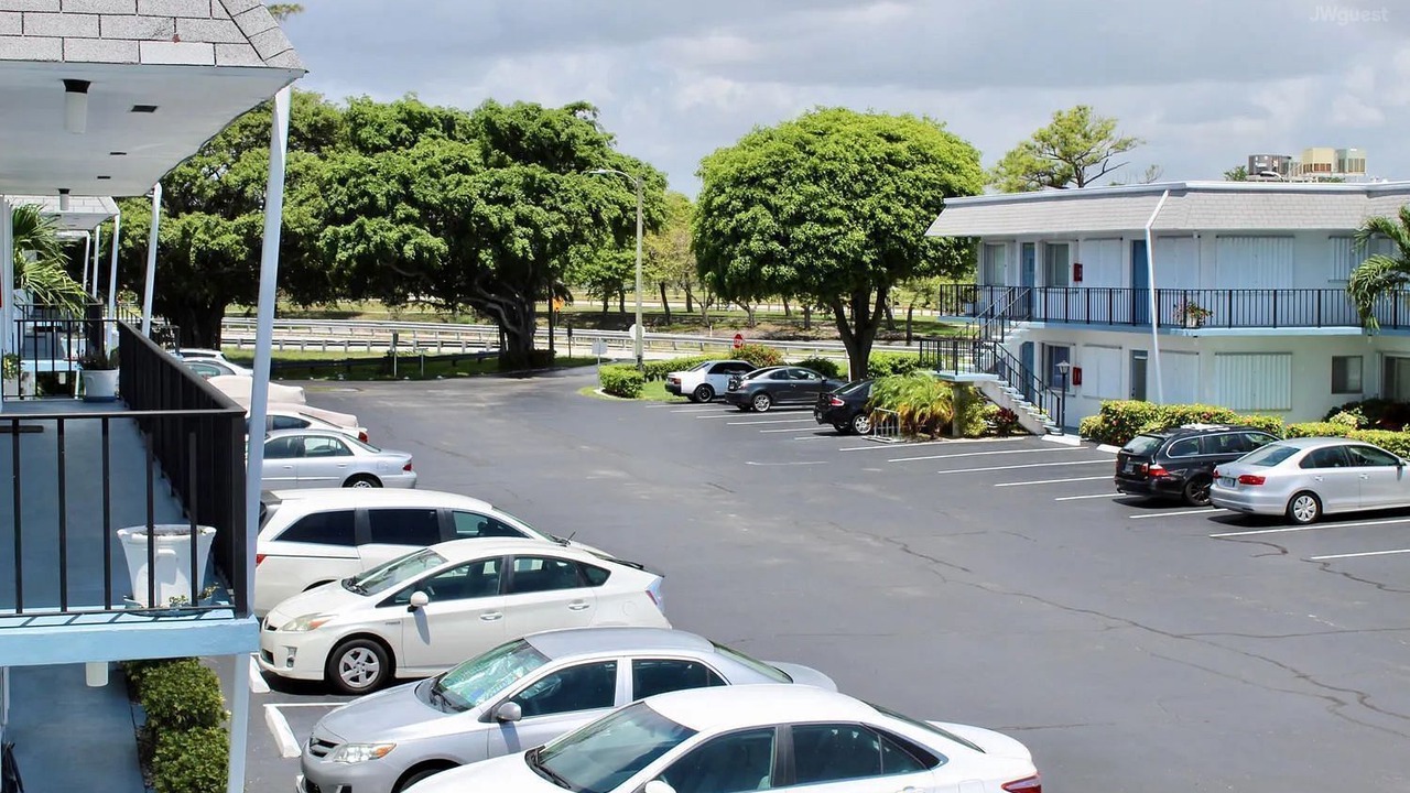Photo of Outdoor in Lake Worth Corridor