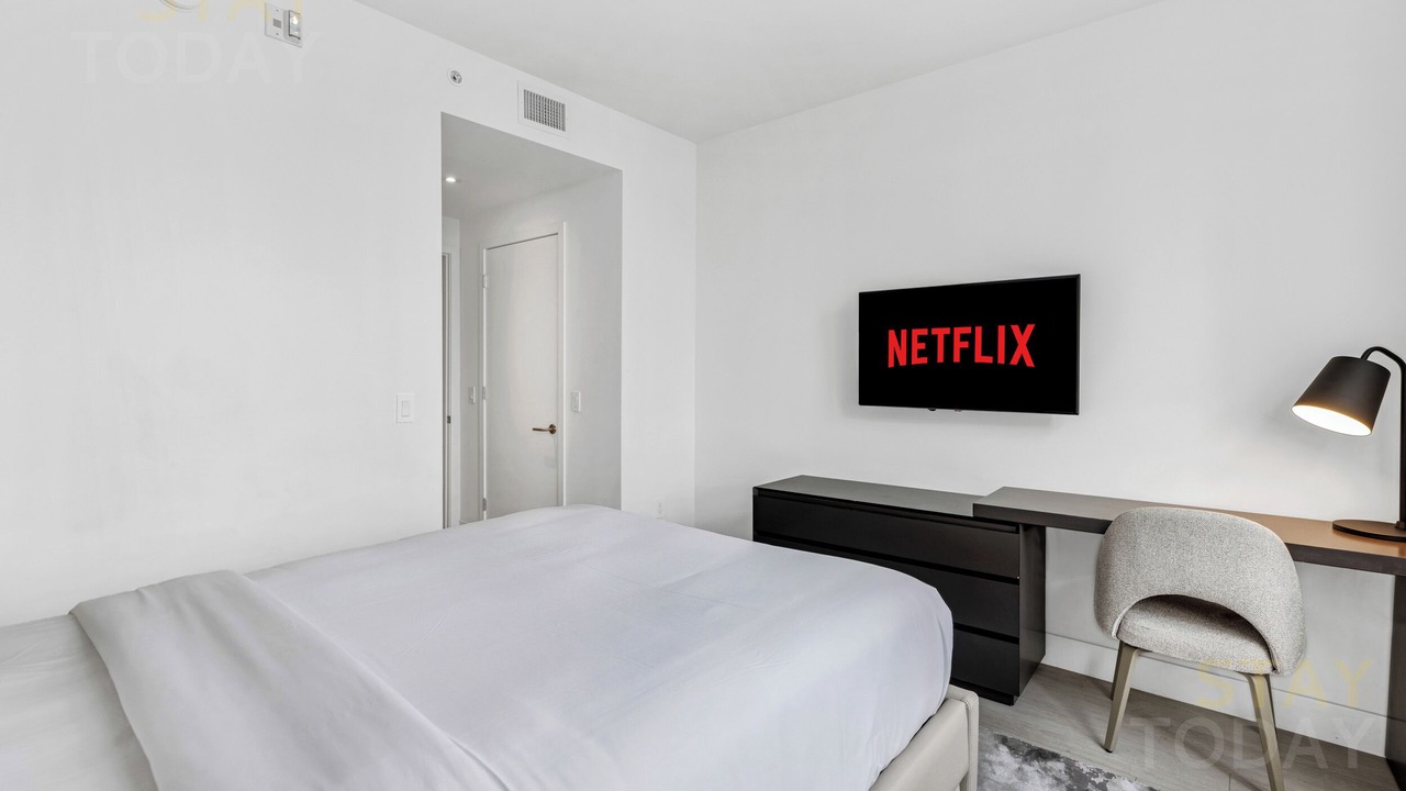 Photo of Bedroom in Hollywood South Central Beach