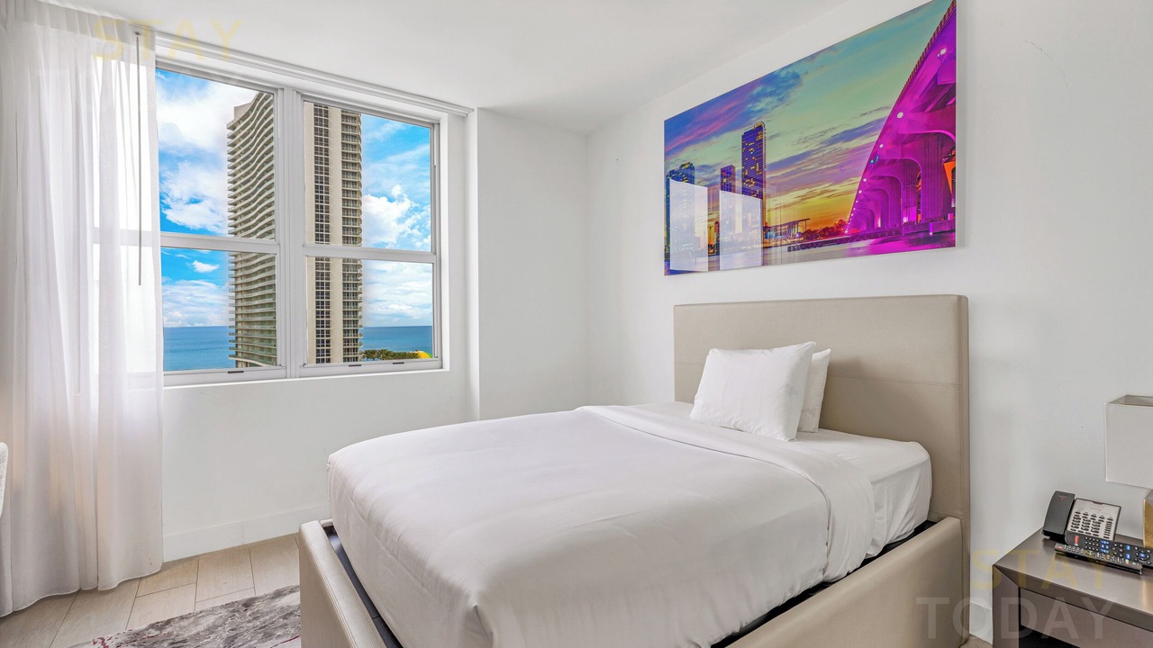 Photo of Bedroom in Hollywood South Central Beach