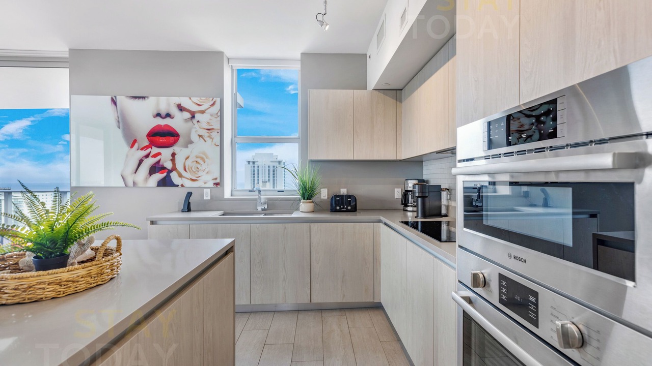 Photo of Kitchen in Hollywood South Central Beach