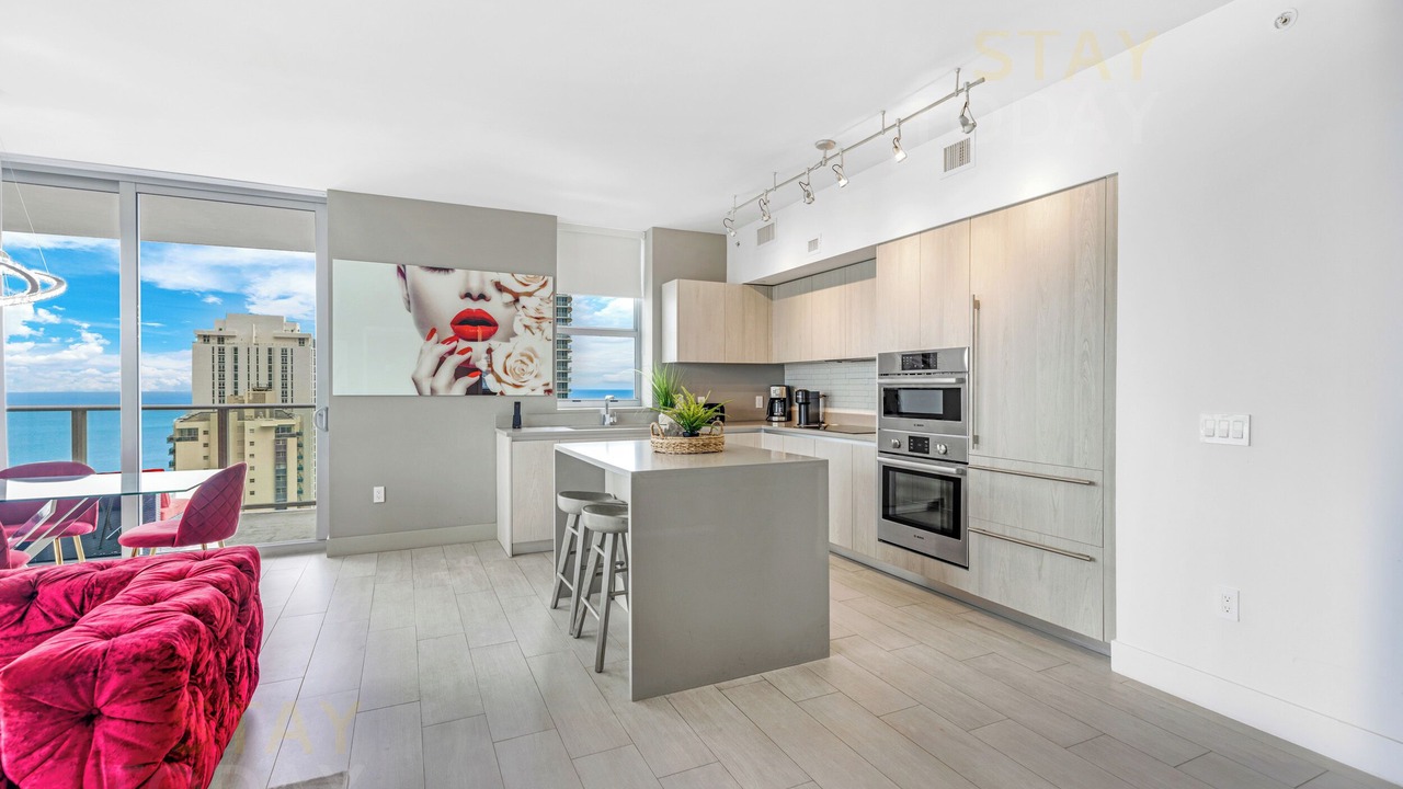Photo of Kitchen in Hollywood South Central Beach