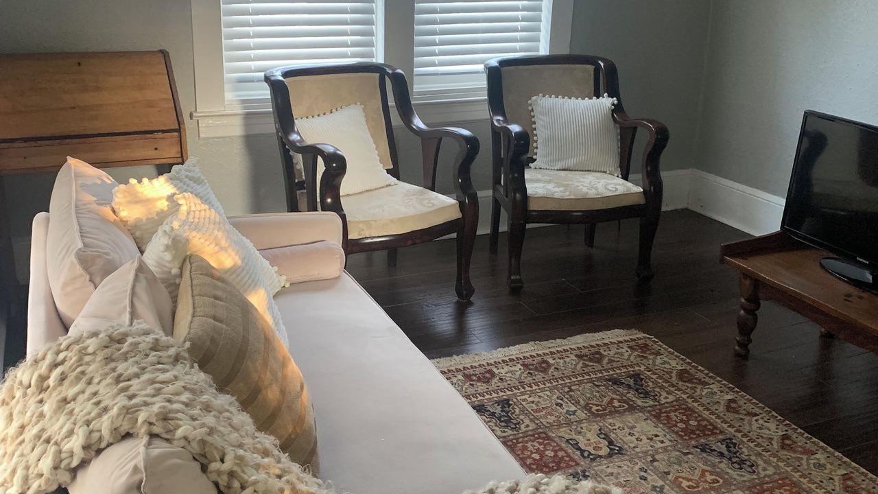 Photo of Livingroom in Murray Hill