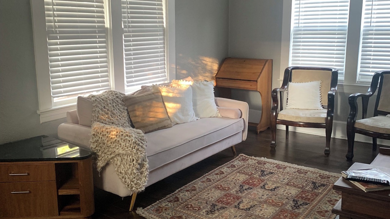 Photo of Livingroom in Murray Hill
