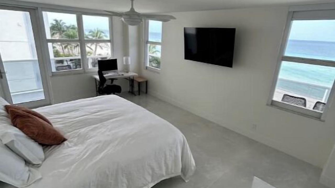 Photo of Patio Balcony in Hollywood South Central Beach