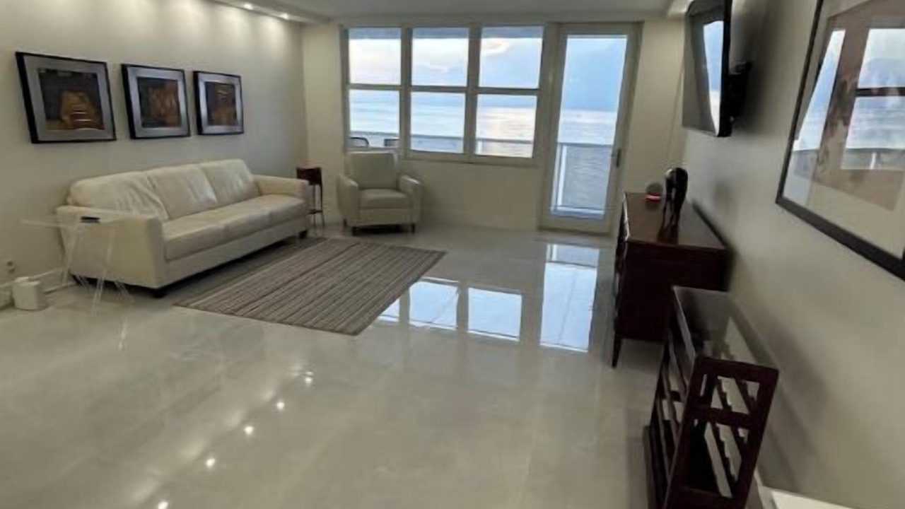 Photo of Livingroom in Hollywood South Central Beach