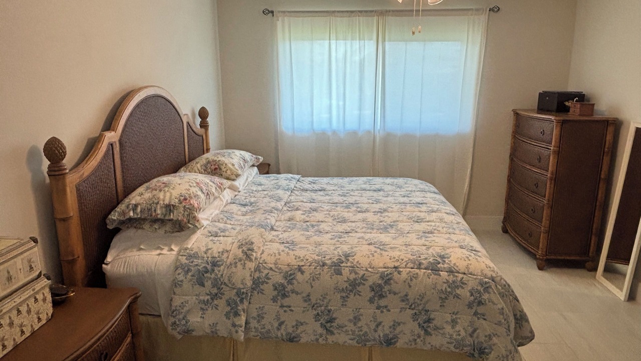 Photo of Bedroom in Iona Shores