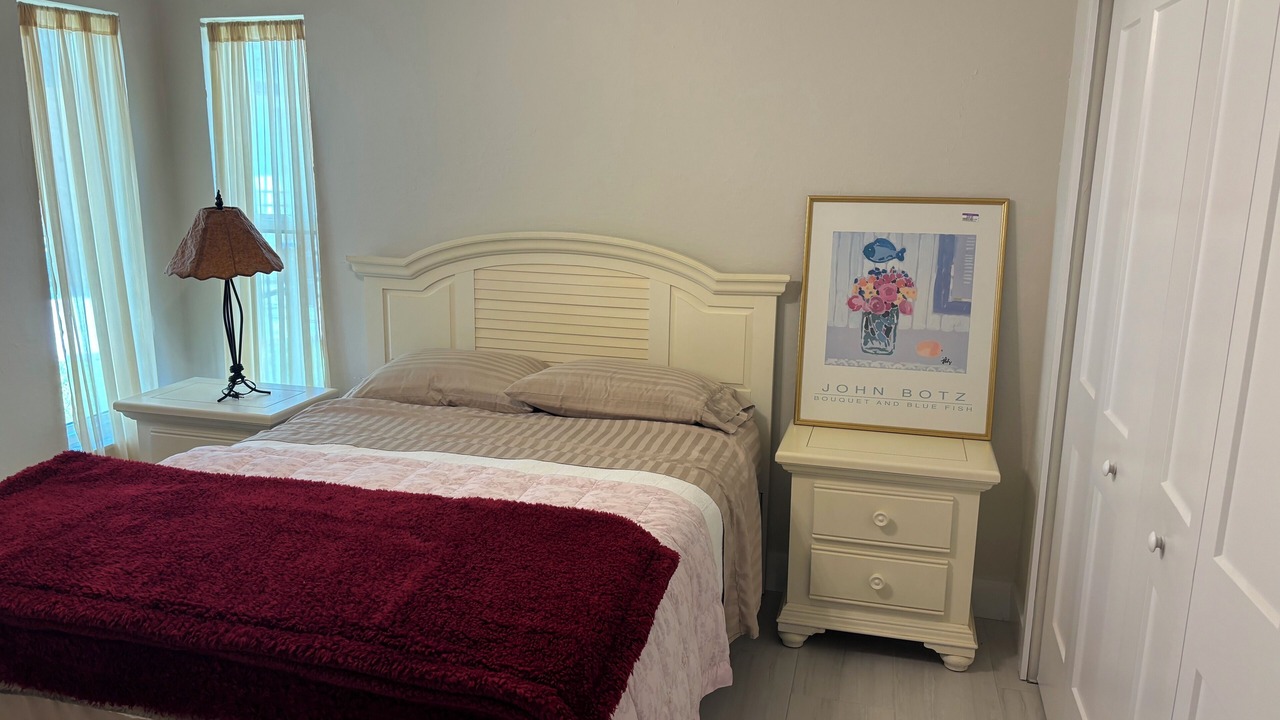 Photo of Bedroom in Iona Shores