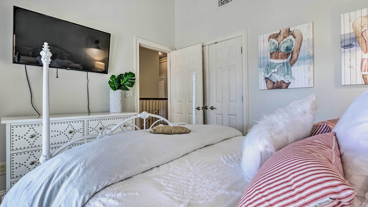 Photo of Bedroom in Miramar Beach