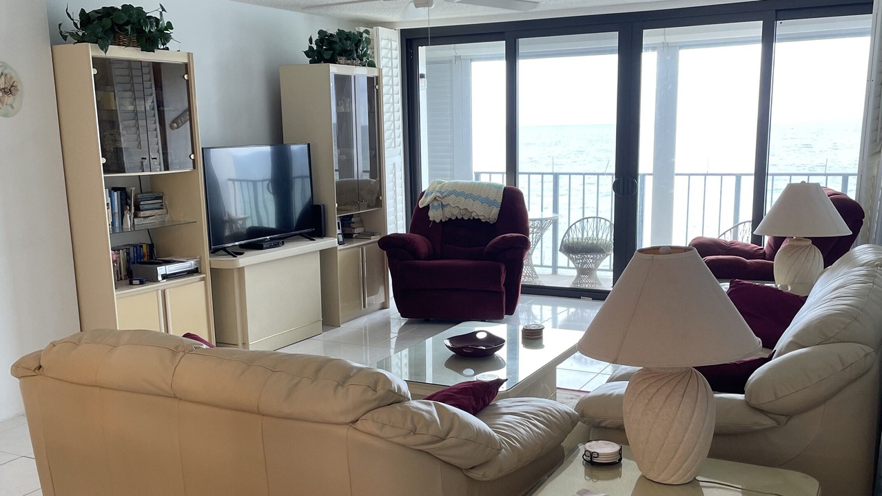 Photo of Livingroom in Hollywood