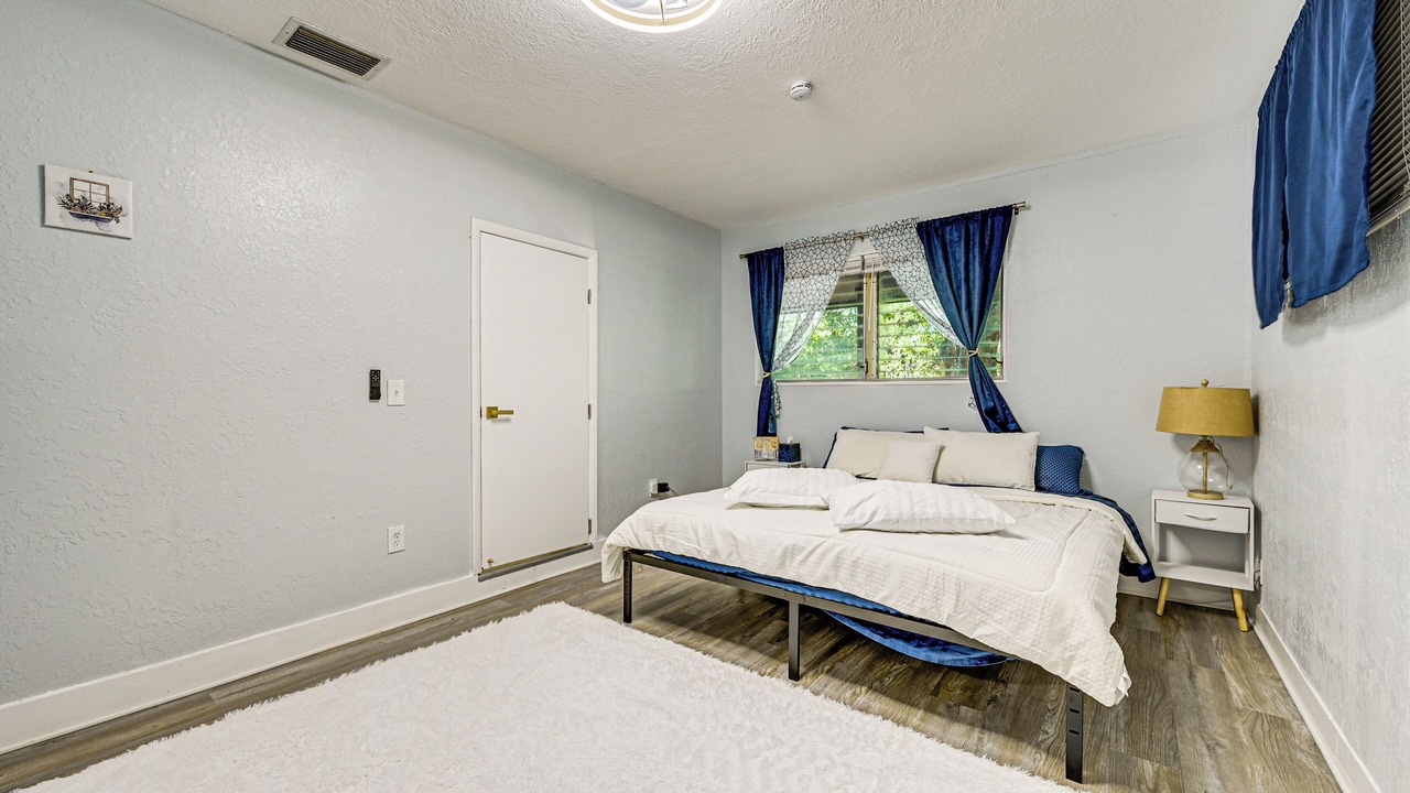 Photo of Bedroom in Bearss Plaza