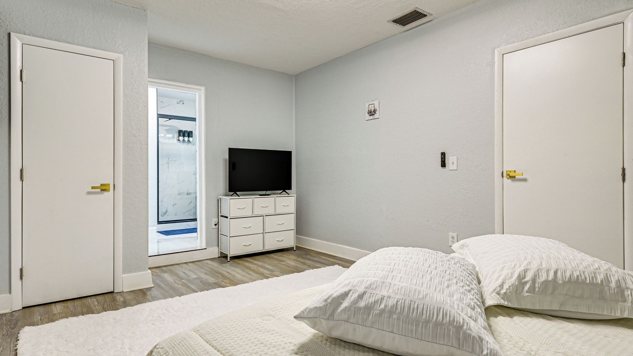 Photo of Bedroom in Bearss Plaza