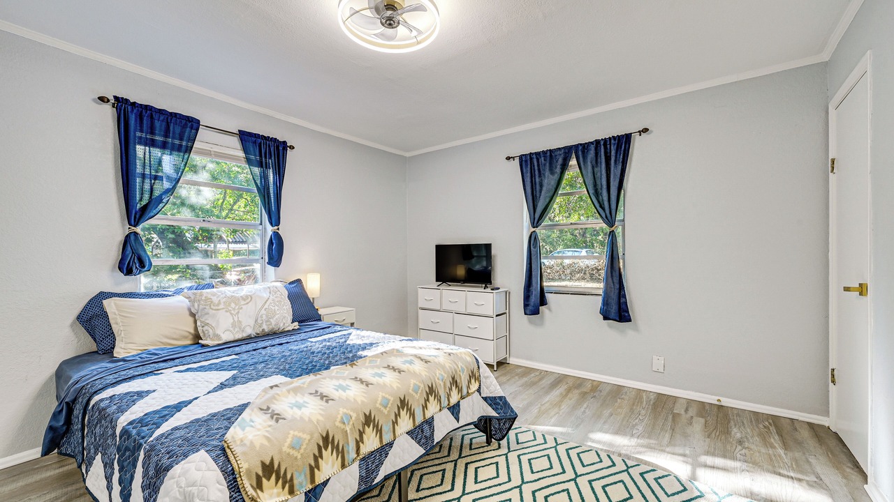 Photo of Bedroom in Bearss Plaza