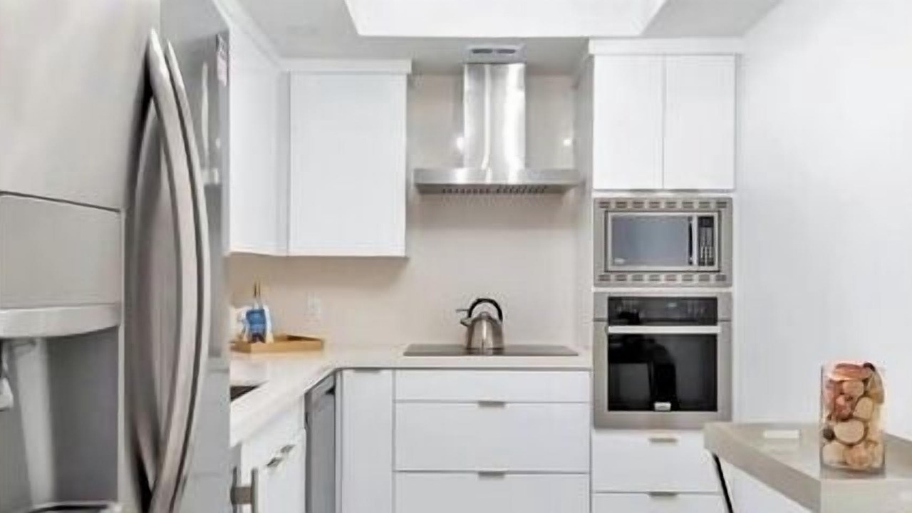 Photo of Kitchen in Hollywood South Central Beach