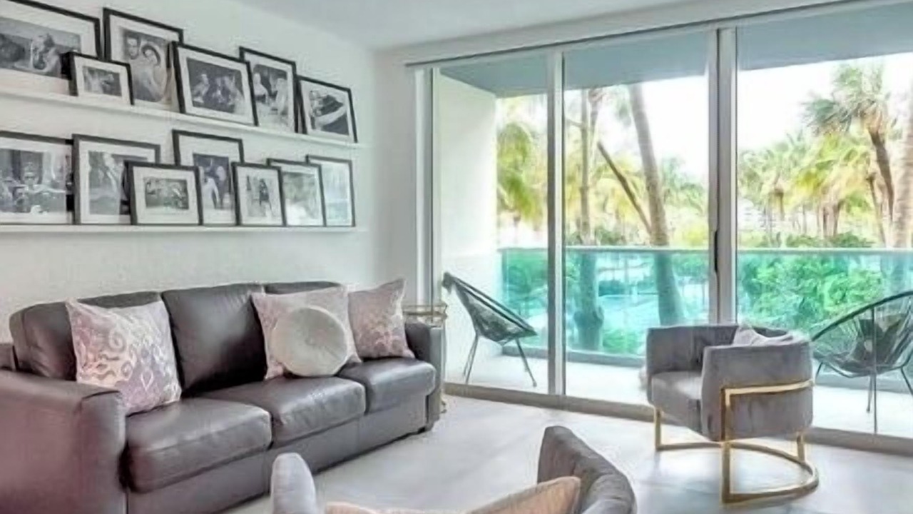 Photo of Livingroom in Hollywood South Central Beach