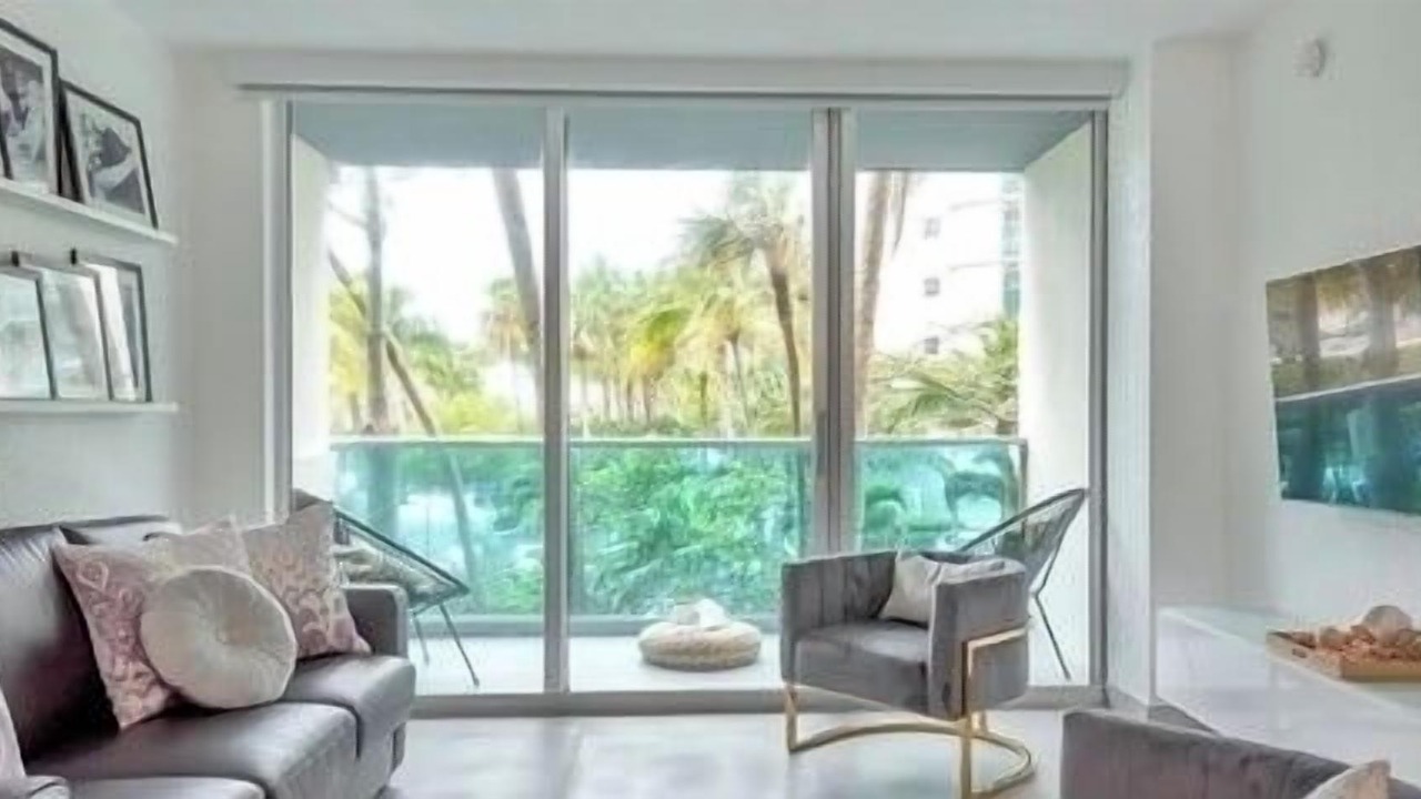 Photo of Livingroom in Hollywood South Central Beach