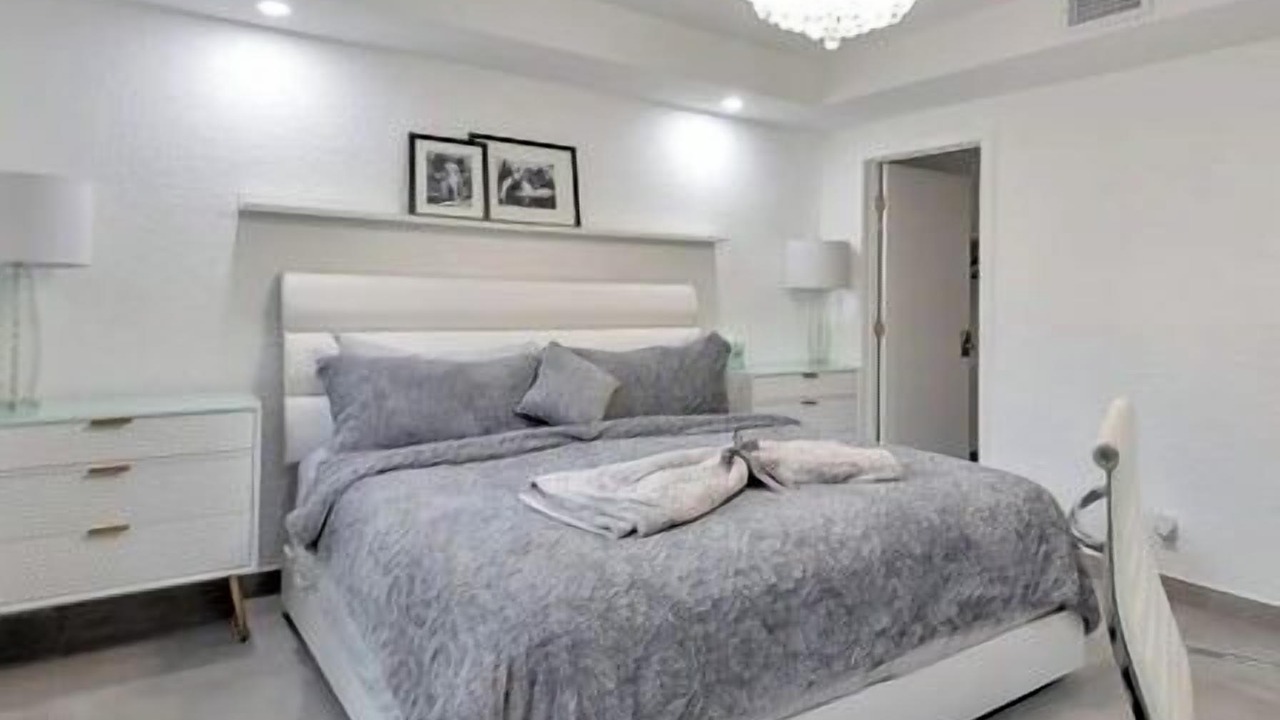 Photo of Bedroom in Hollywood South Central Beach