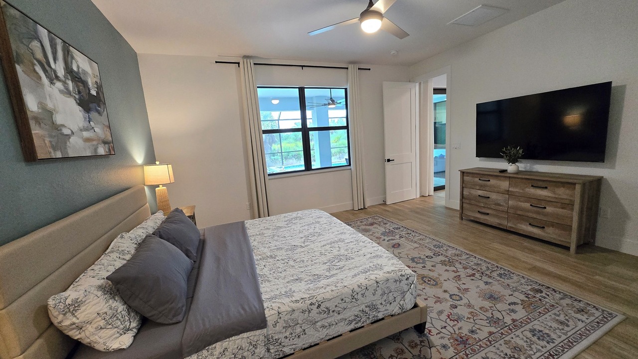 Photo of Bedroom in Englewood East