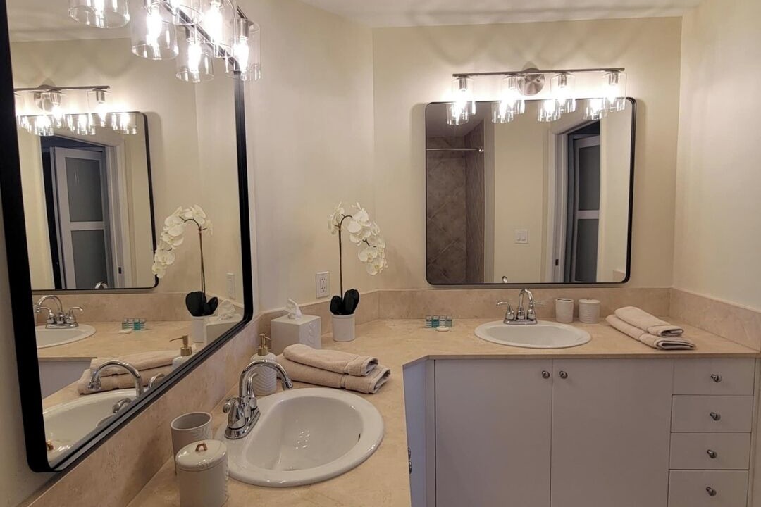 Photo of Bathroom in East Ocean Ave