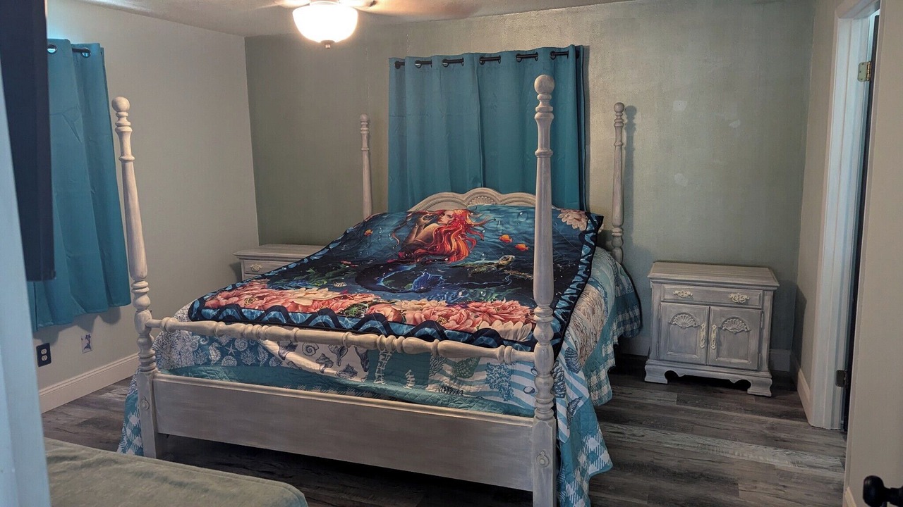 Photo of Bedroom in Weeki Wachee Gardens